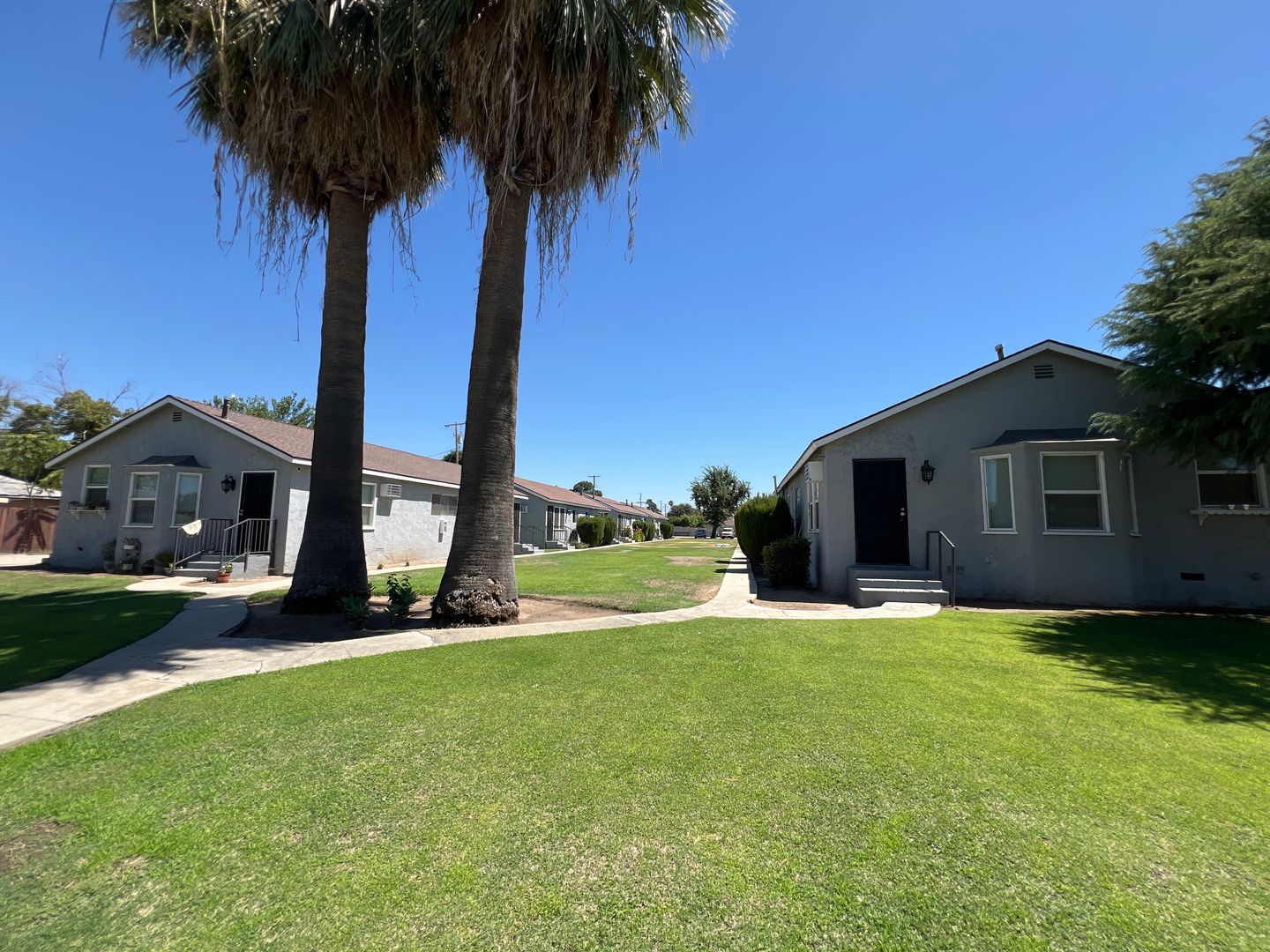 Bakersfield Apartment: 2003 Lester St. A-R