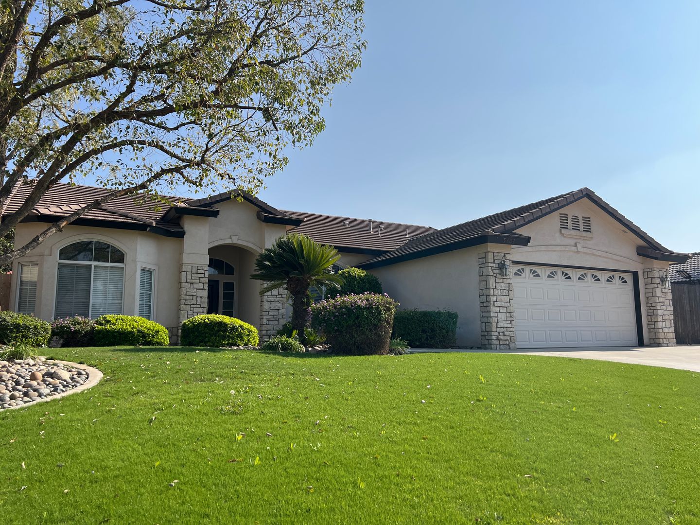 Bakersfield House: 5402 Headlands Dr.