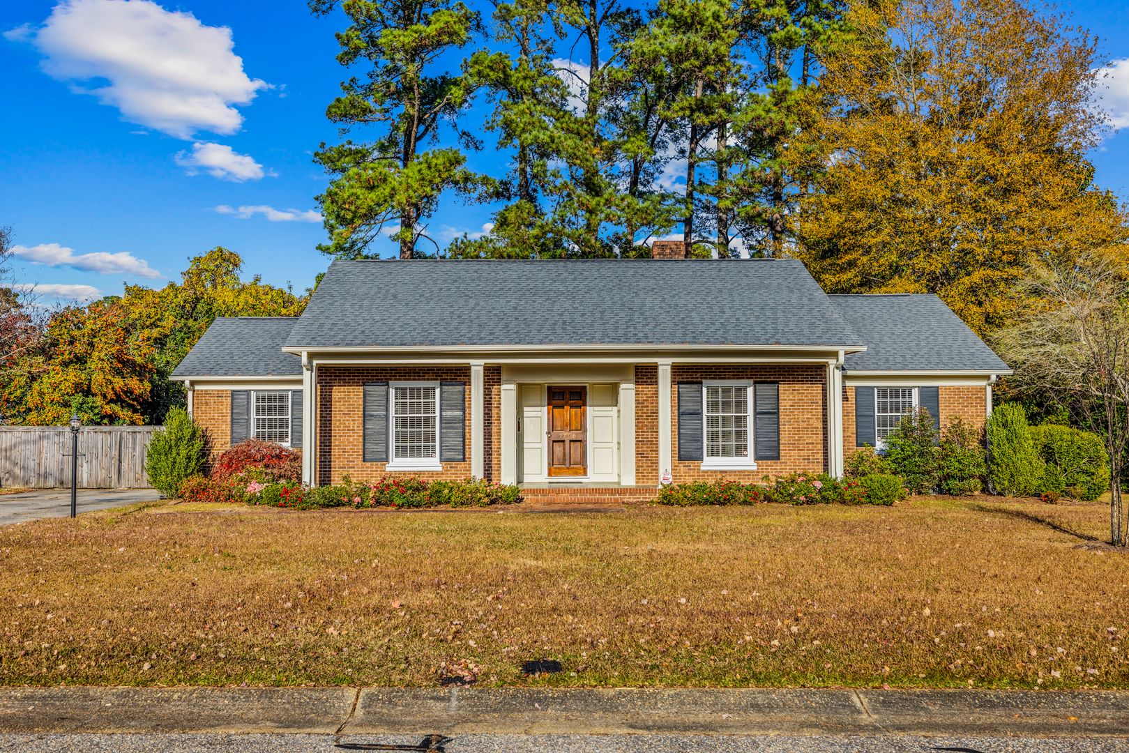 Fayetteville House: 2706 Huntington Road