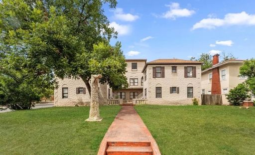 Rare Find! Oversized Apartment in One of San Antonio's Most Beautiful Neighborhoods – photo 1