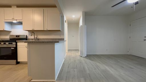 2 Bedroom Remodeled Apartment – photo 1