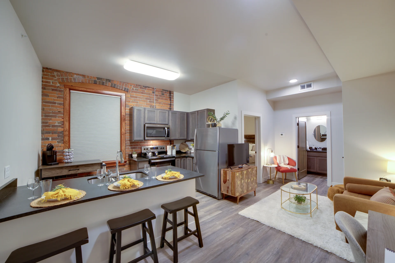 Great Falls Apartment: 412 Central Ave