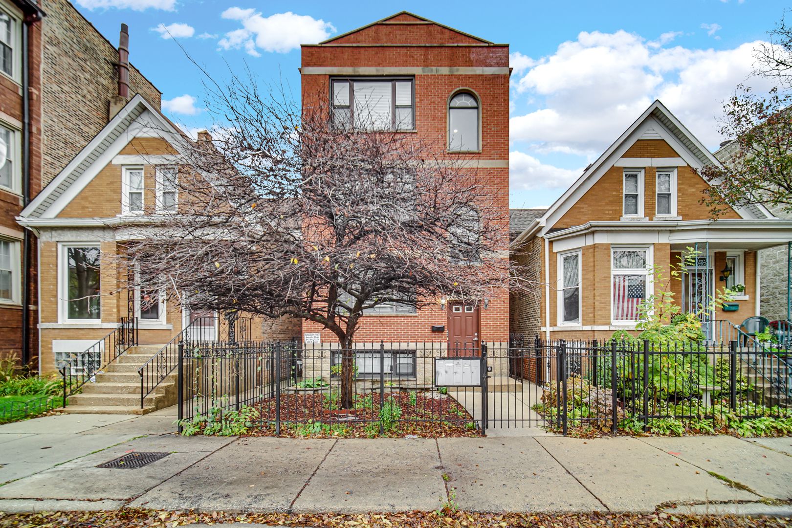 Chicago Apartment: 2218 W Augusta Blvd