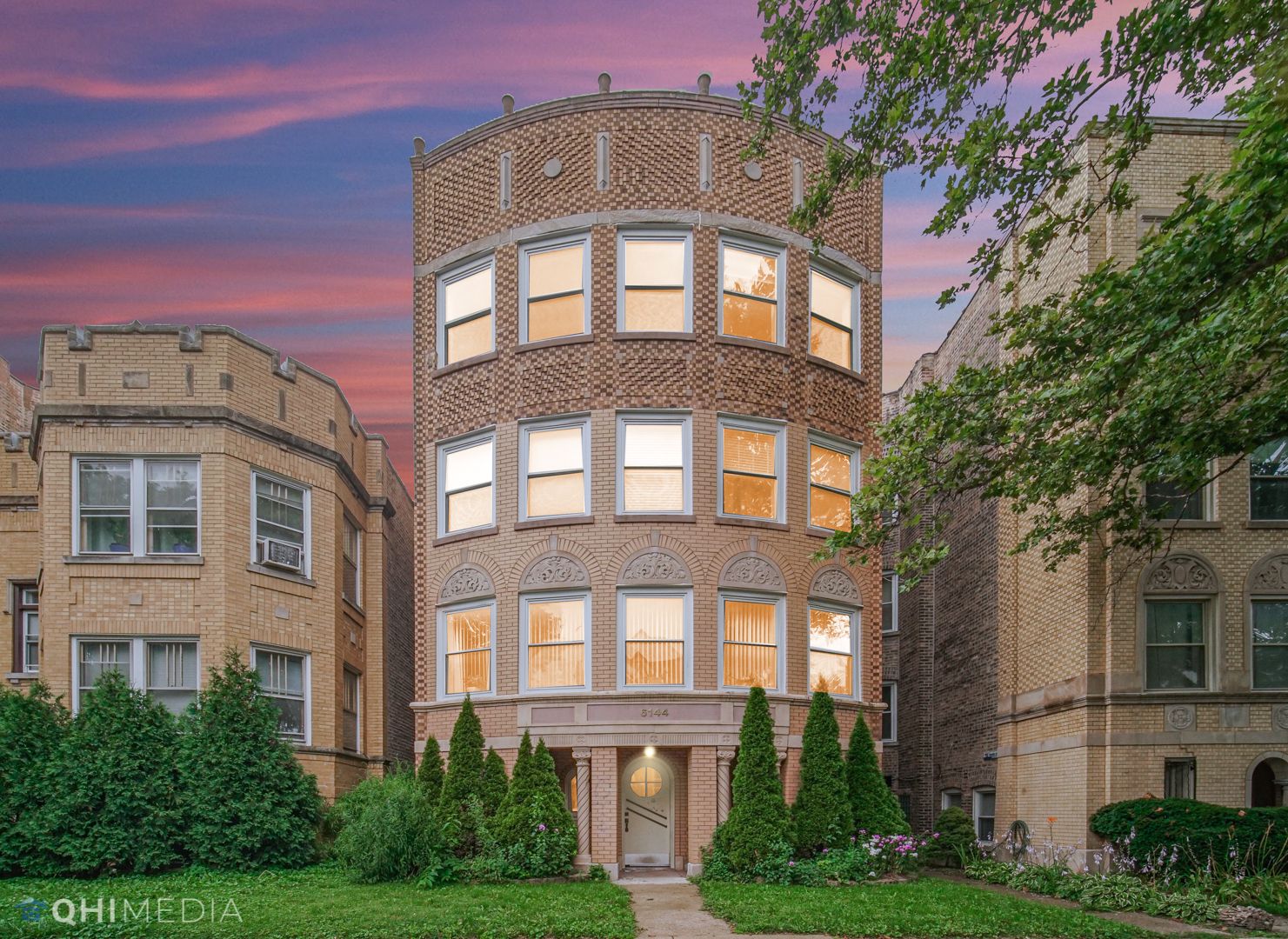 Chicago Apartment: 6144 N Washtenaw Ave