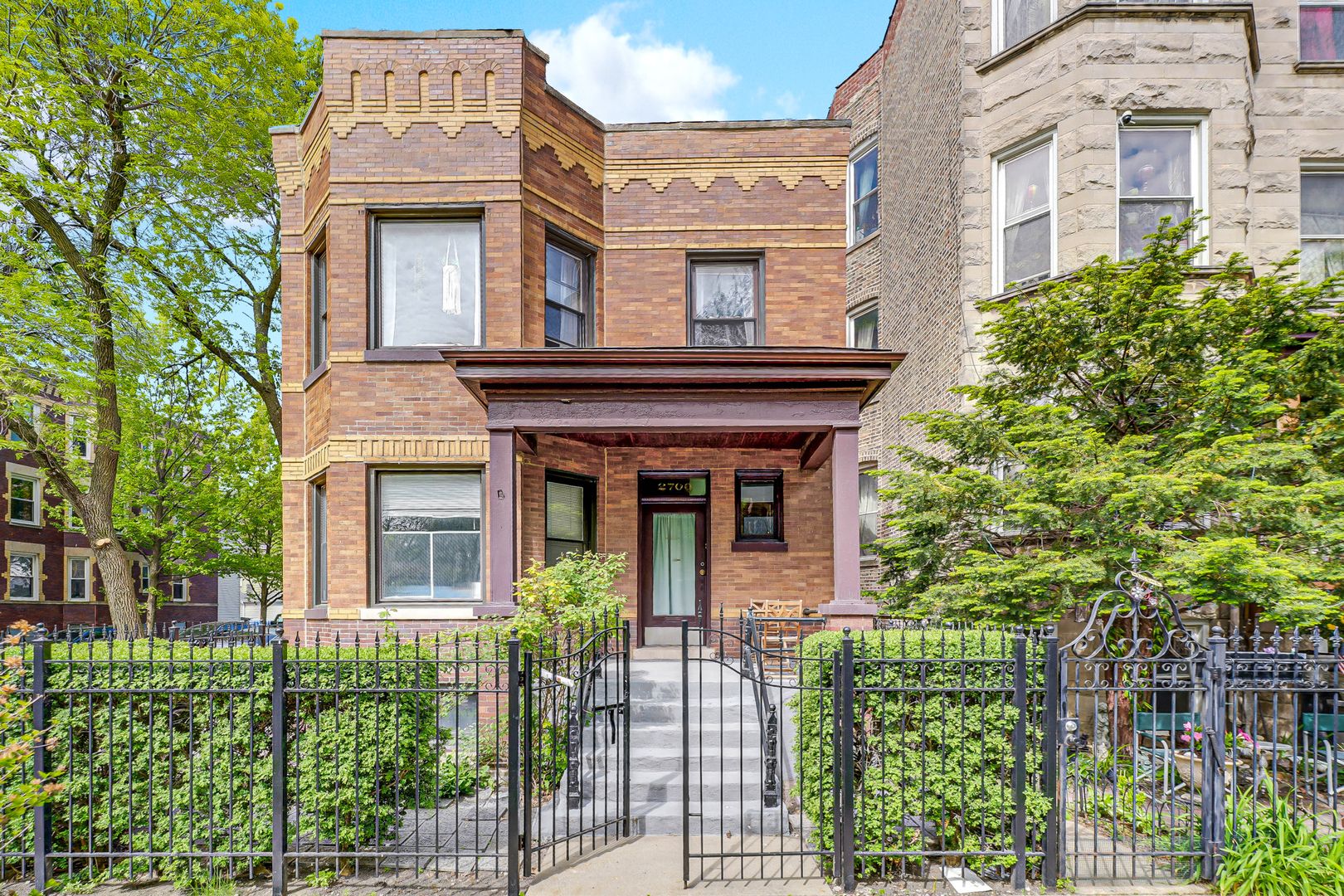 Chicago Apartment: 2700 N Albany / 3106 W Schubert