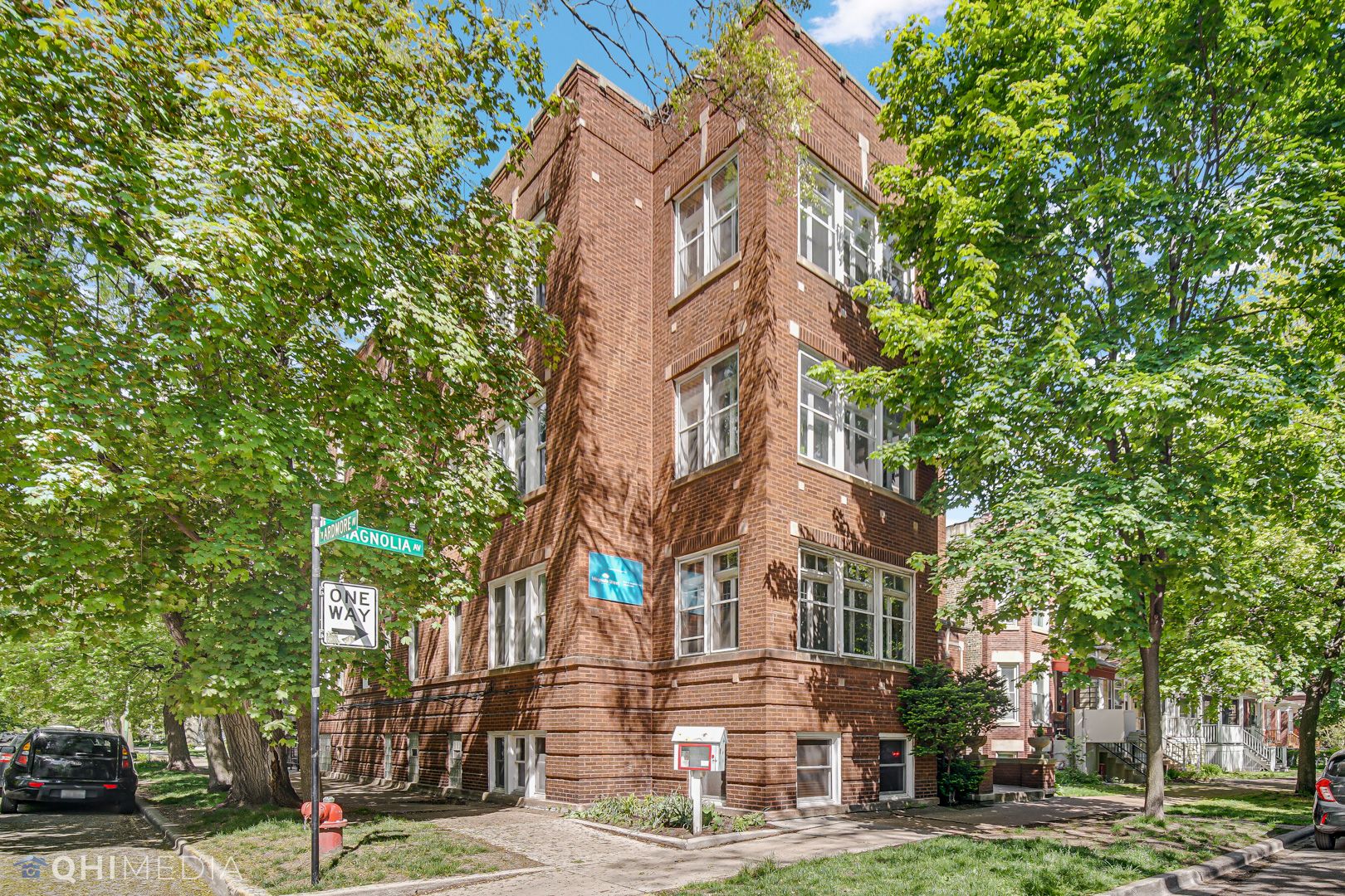 Chicago Apartment: 5844 N Magnolia Ave