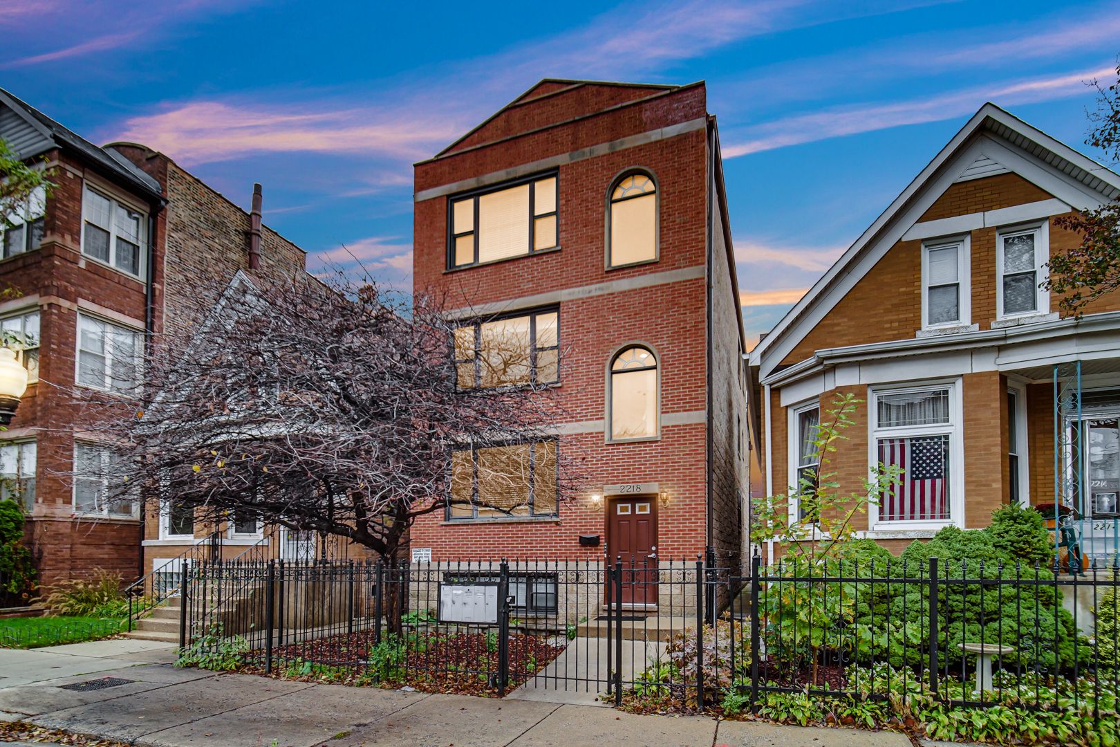 Chicago Apartment: 2218 W Augusta Blvd