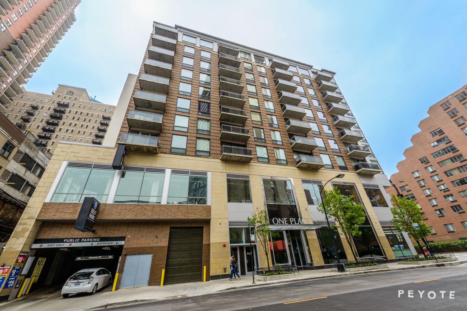 Chicago Apartment: 1 E 8th St