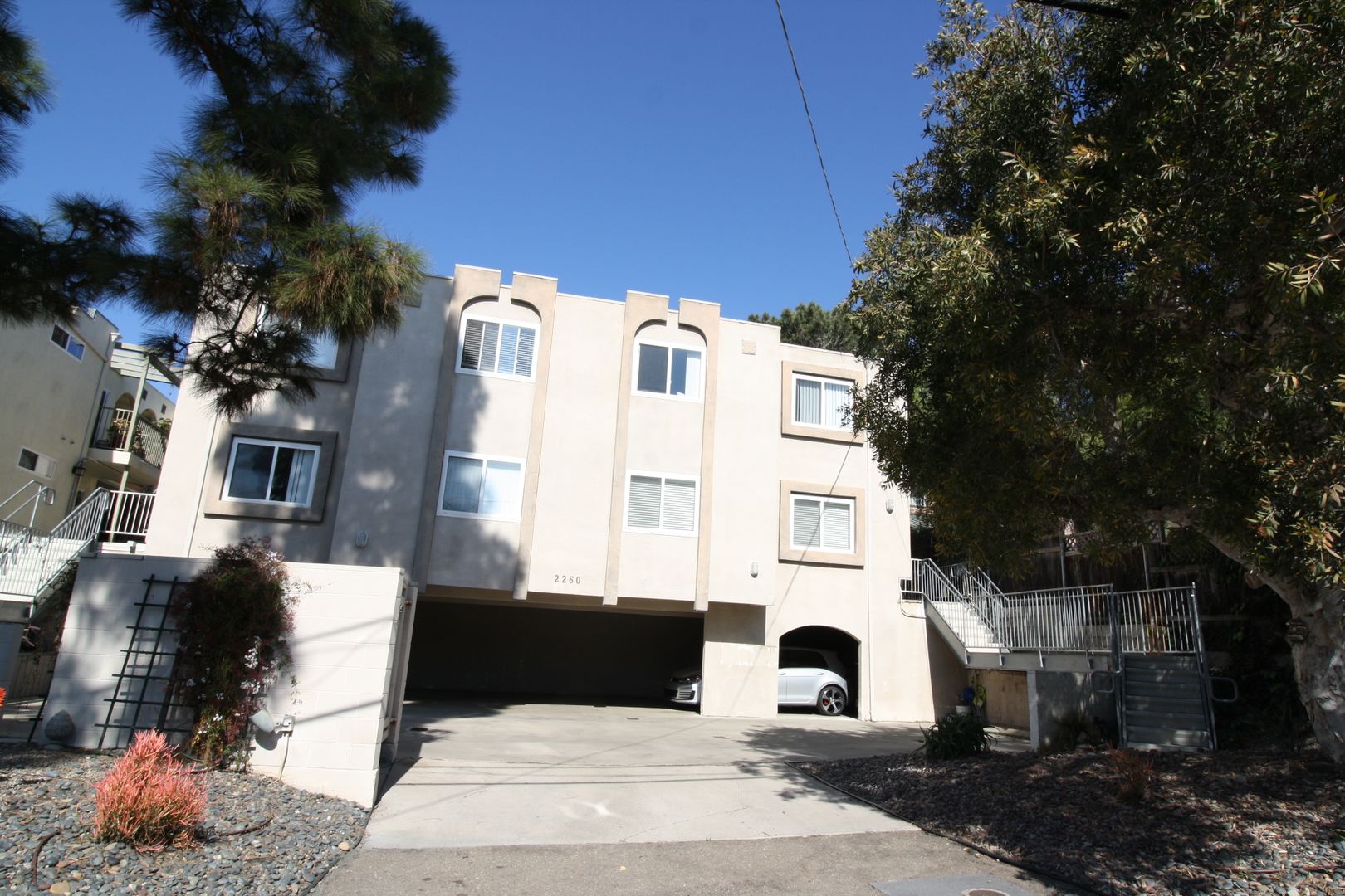 Del Mar Apartment: 2260 Via Aprilia