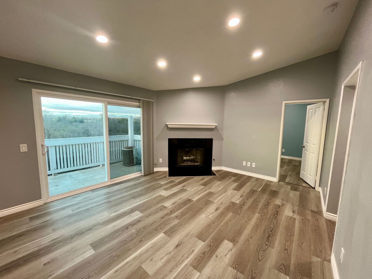 Oceanside Condo: 5094 Via Manos #G