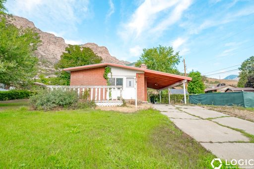 4 Bed / 2 Bath Single-Family Home for Rent in Ogden, UT – photo 1