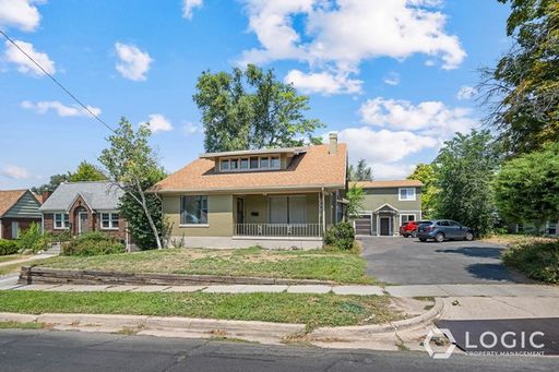 $1,200 Off Your First Month's Rent! – photo 1