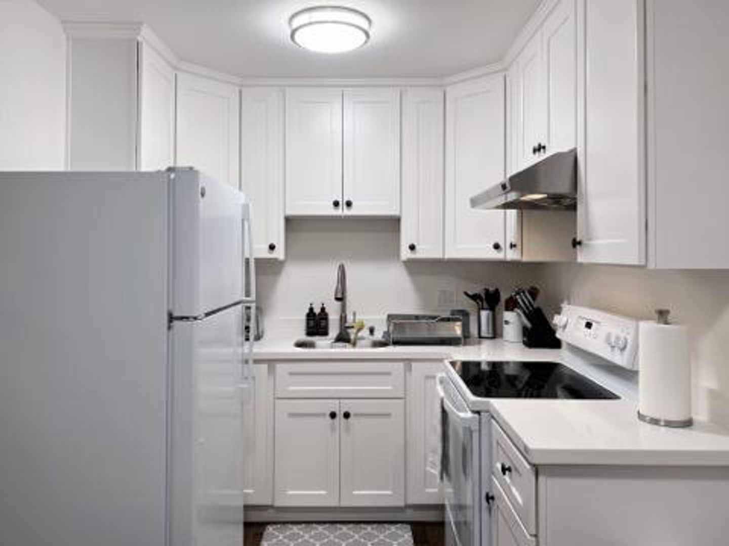 Berkeley Apartment: 2120 Roosevelt Ave