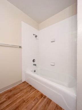 Creekside 2 bedroom apartment in Moraga