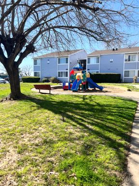 Nice 2 bedroom downstairs apartment in Foothill Farms Area – photo 1