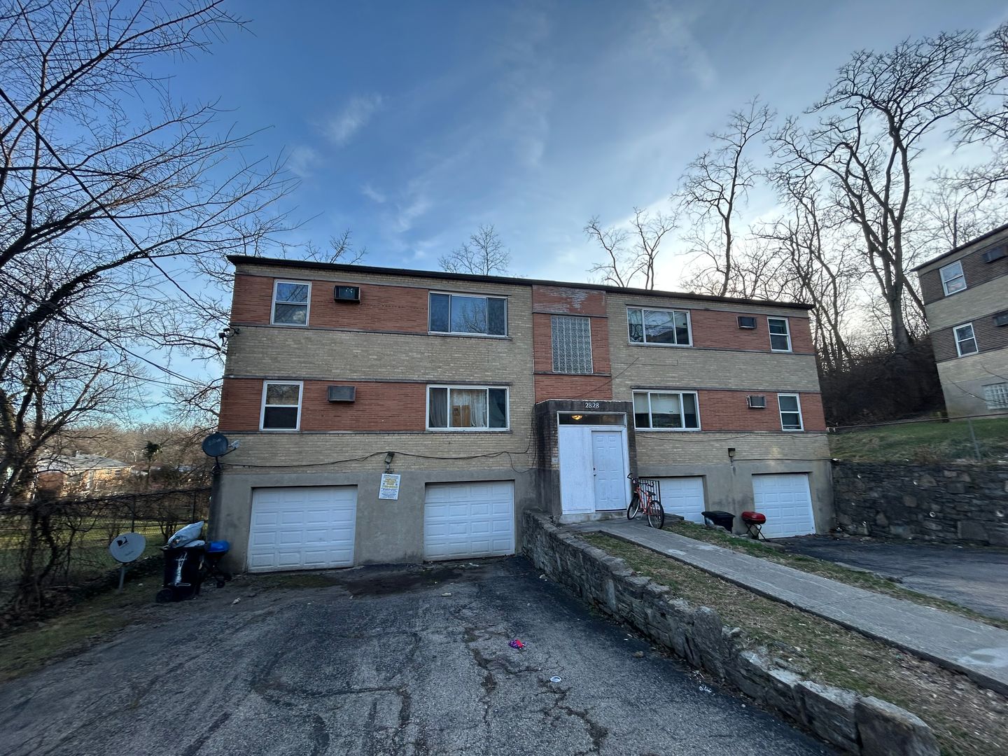 Cincinnati Apartment: 2828 Westknolls Lane