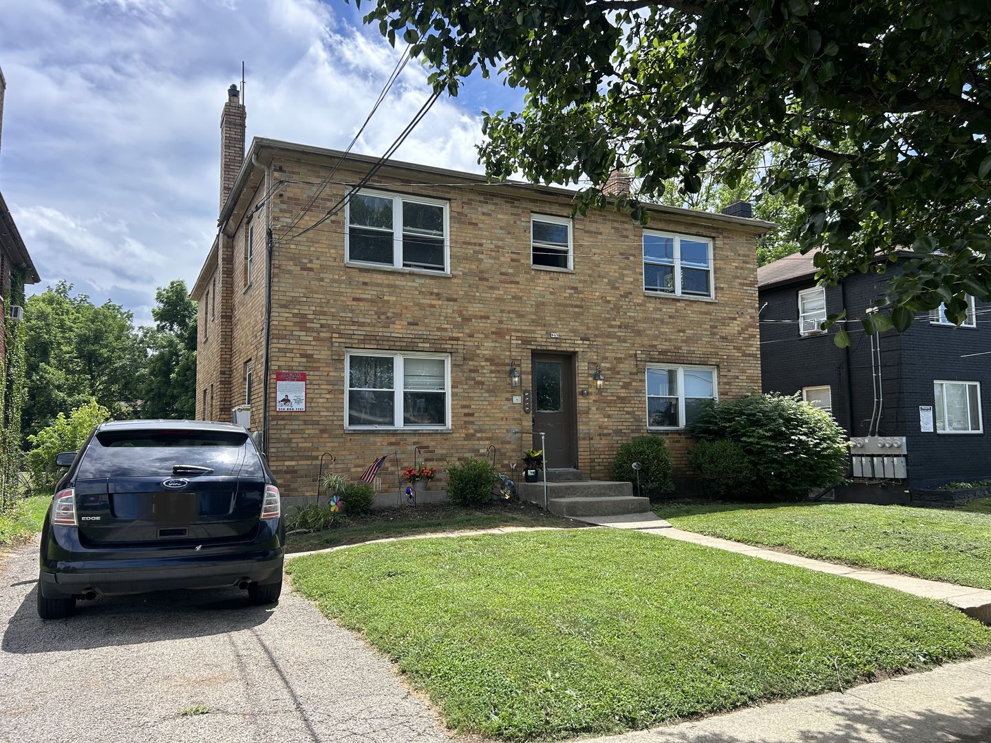 Cincinnati Apartment: 943 Tennessee Avenue