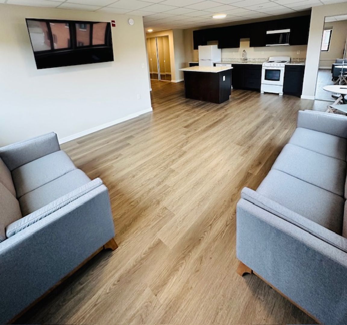 Chilton Apartment: 810 Memorial Drive