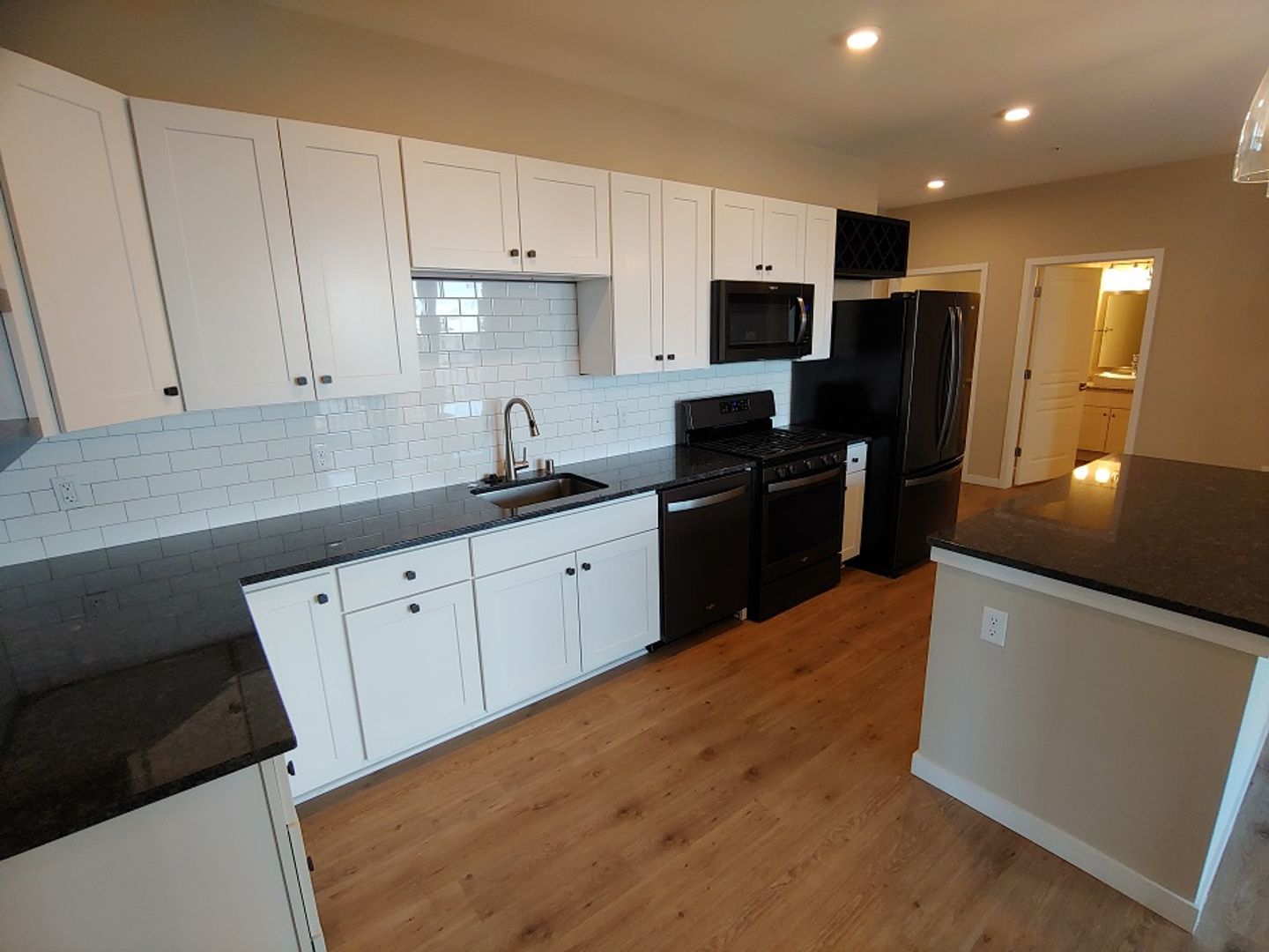 Madison Apartment: 550 Junction Rd