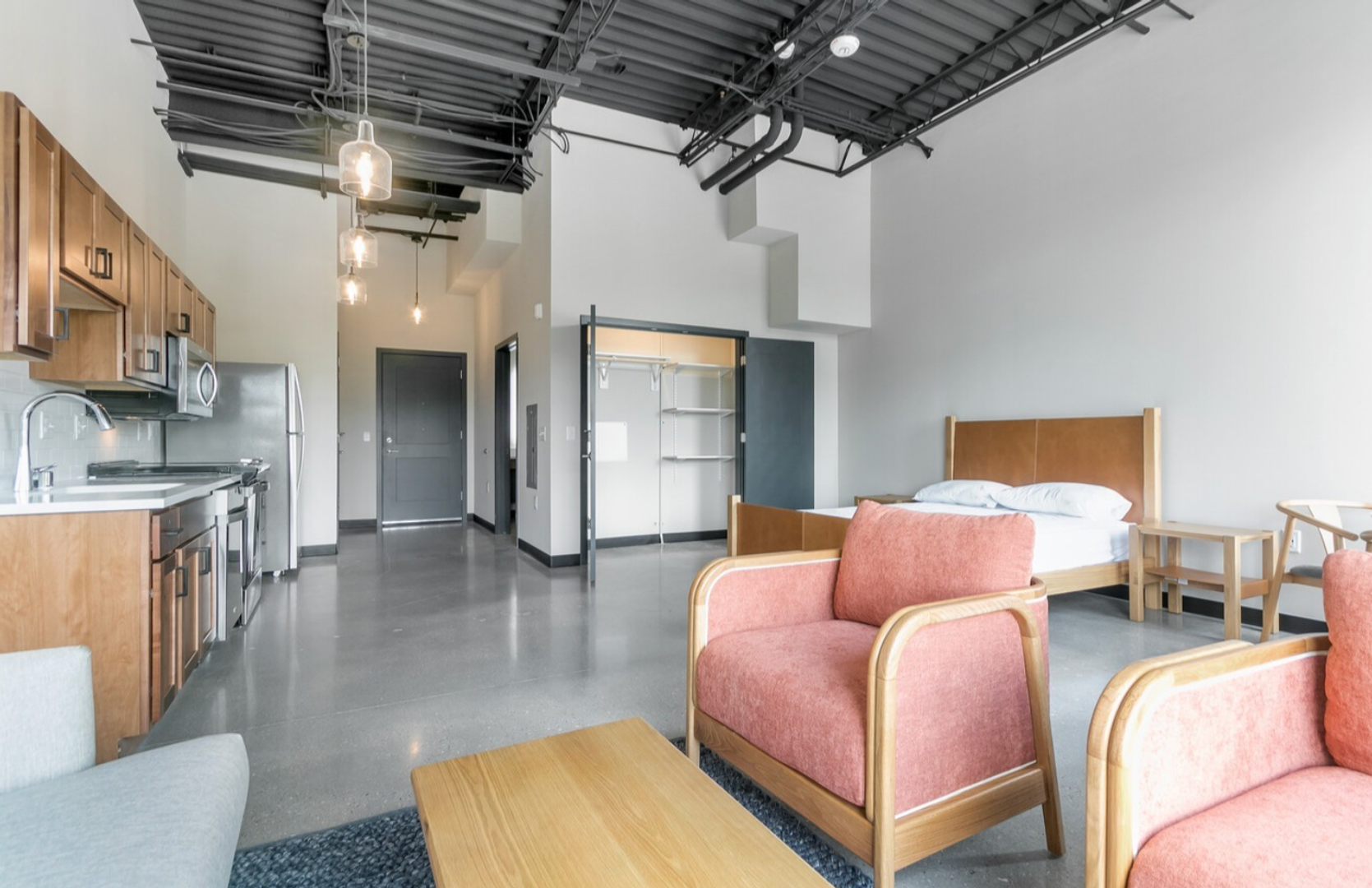 Madison Apartment: 550 Junction Rd