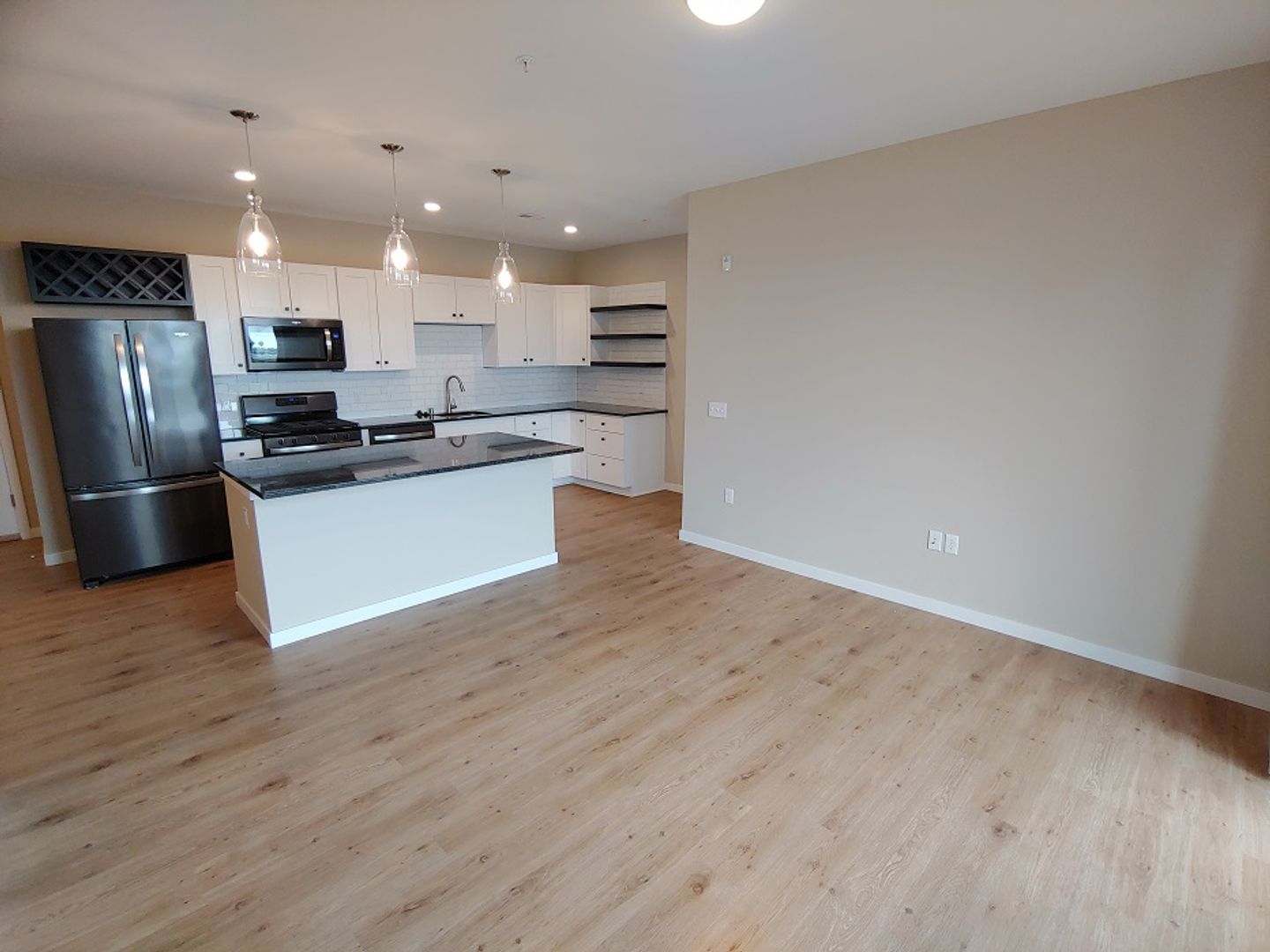 Madison Apartment: 550 Junction Rd