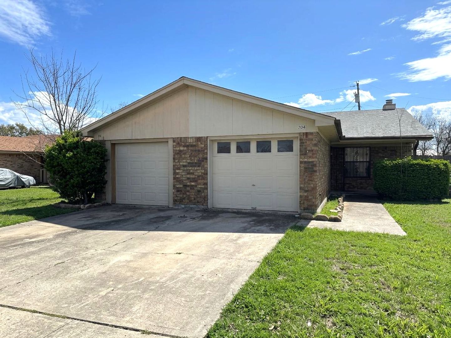 Killeen House: 704 Lisa Ln