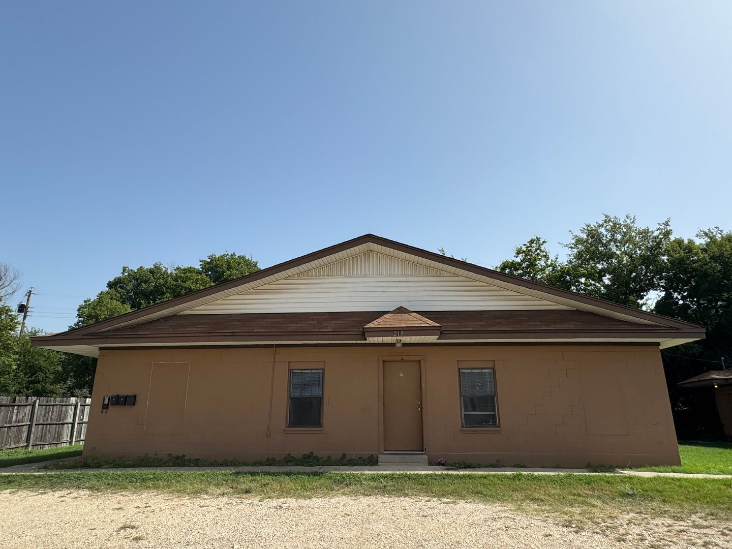 Killeen Apartment: 219 Hold St