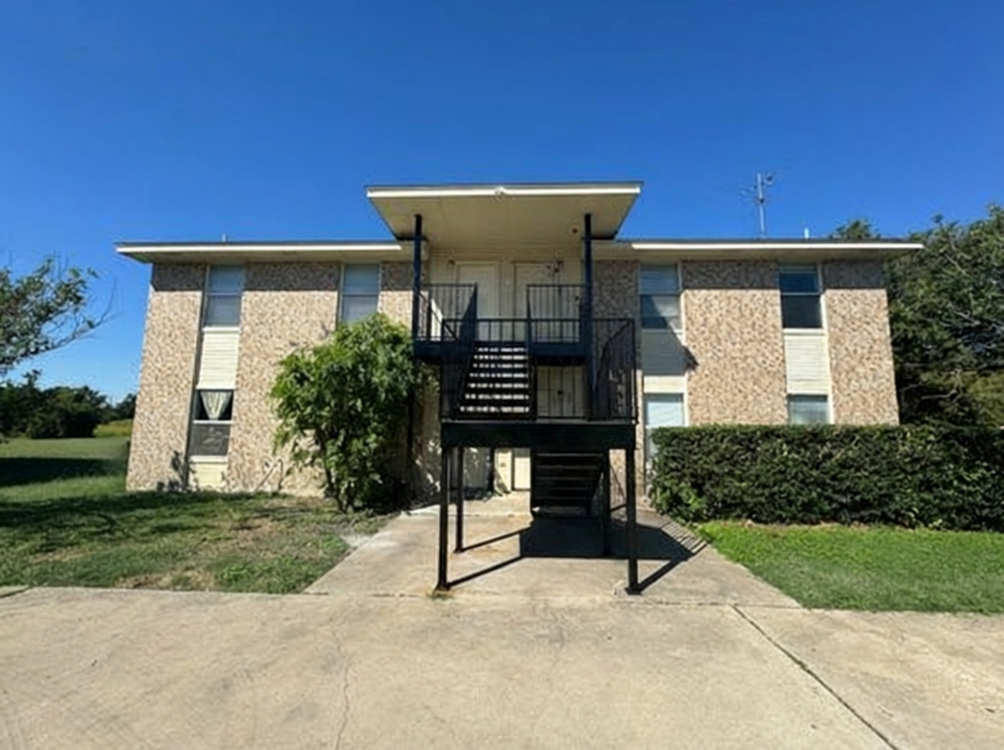 Killeen Apartment: 1709 Cedarhill Dr