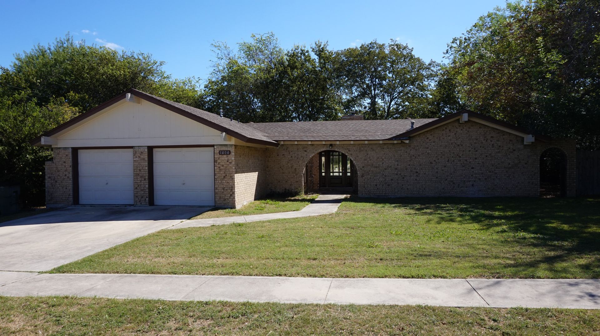 Killeen House: 1404 E Vardeman Ave
