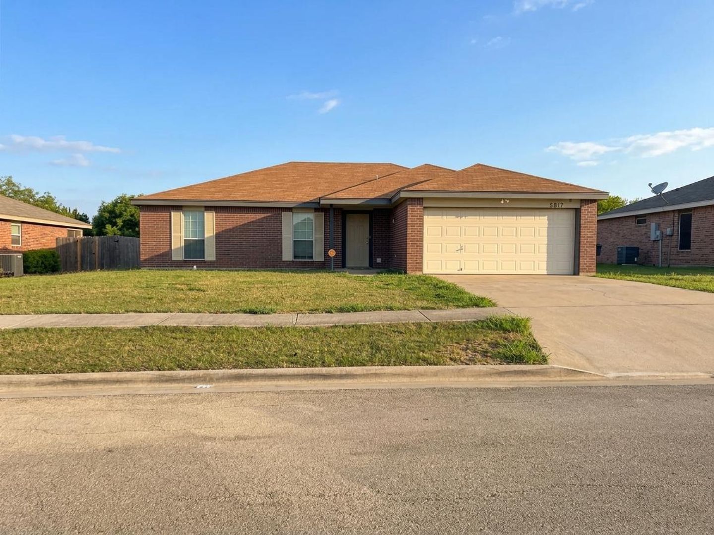 Killeen House: 5817 Medina Dr