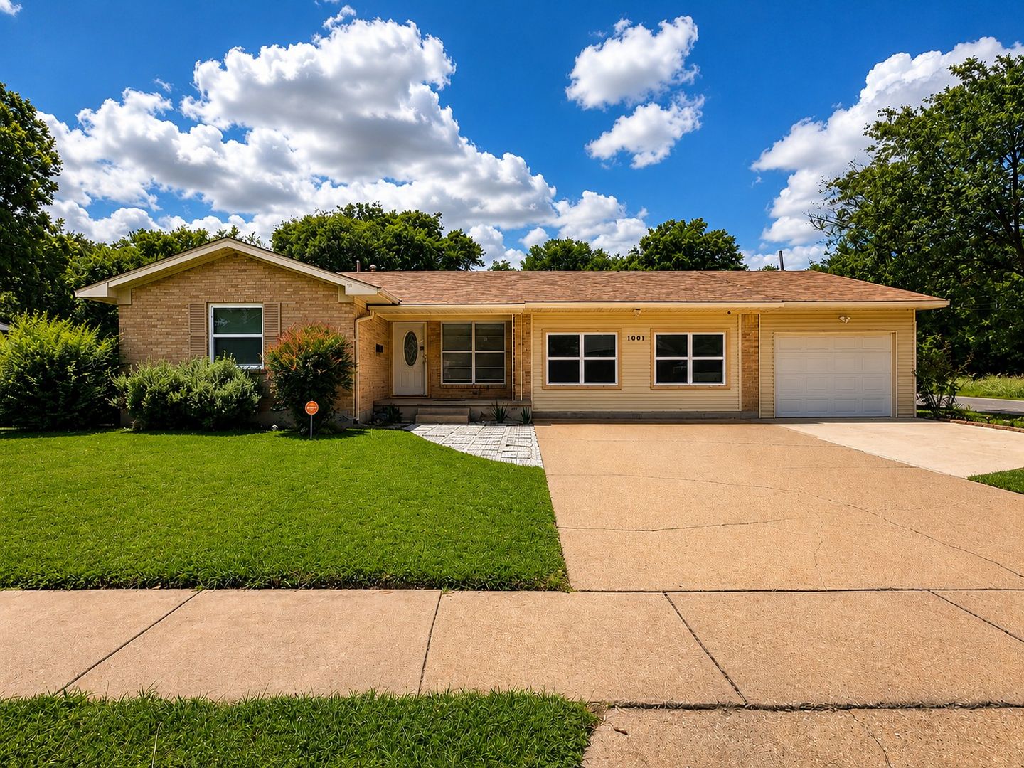 Killeen House: 1001 Goode Dr