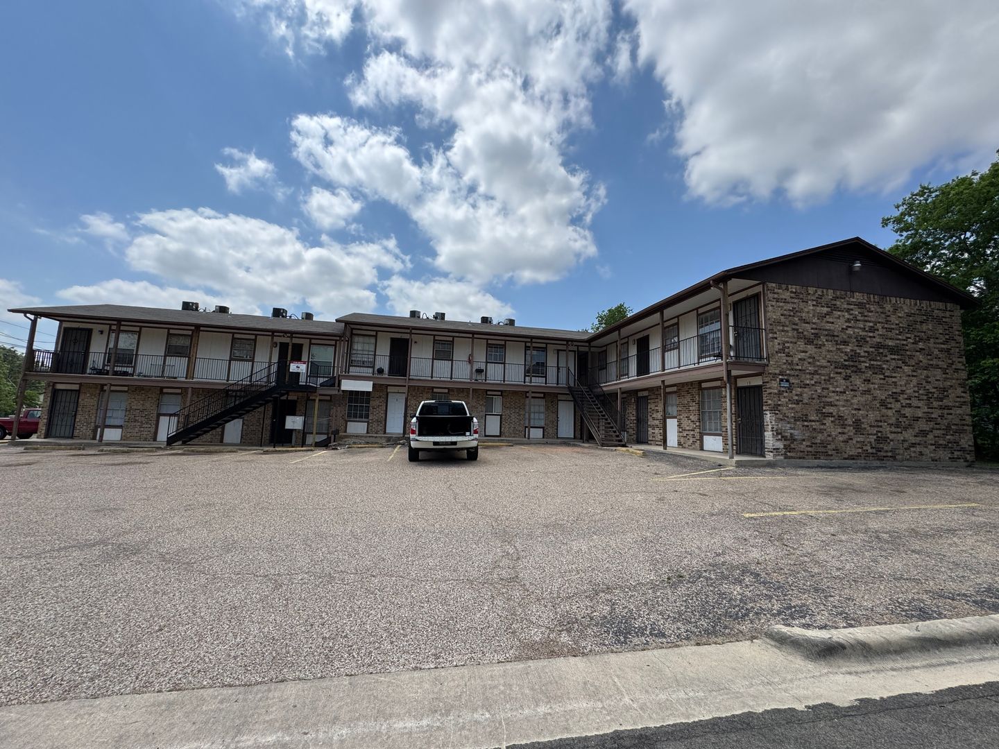 Killeen Apartment: 1405 N Gray