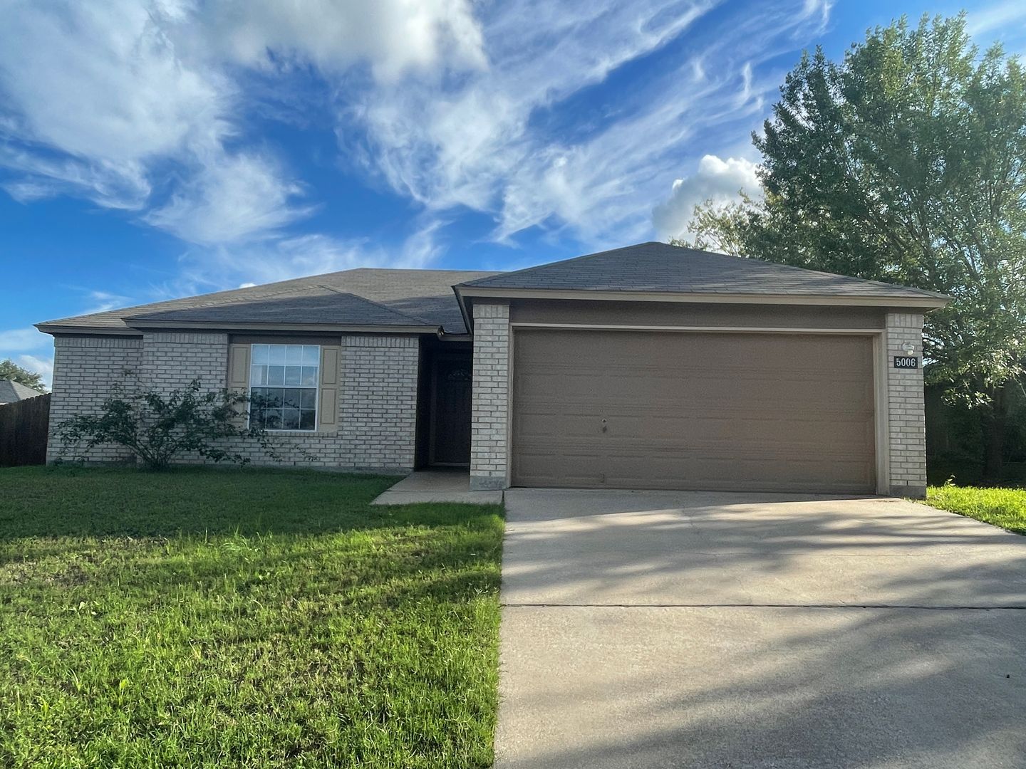 Killeen House: 5006 Glenoak Dr