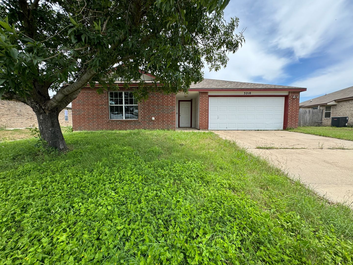 Killeen House: 3210 Viewcrest Dr