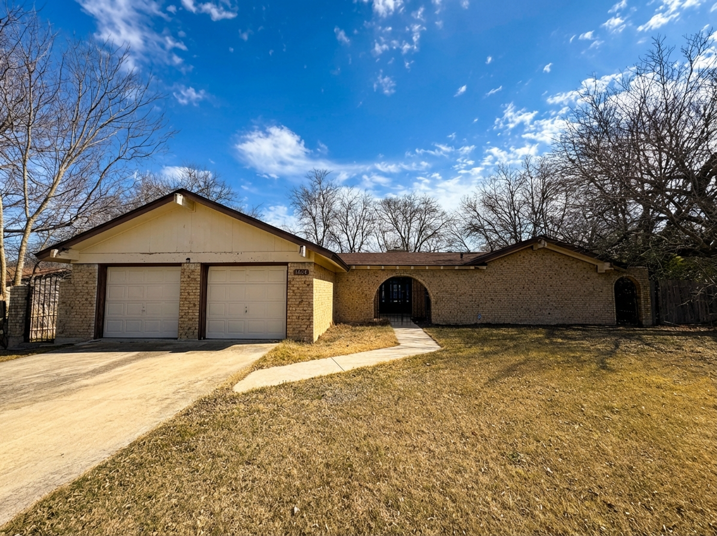 Killeen House: 1404 E Vardeman Ave