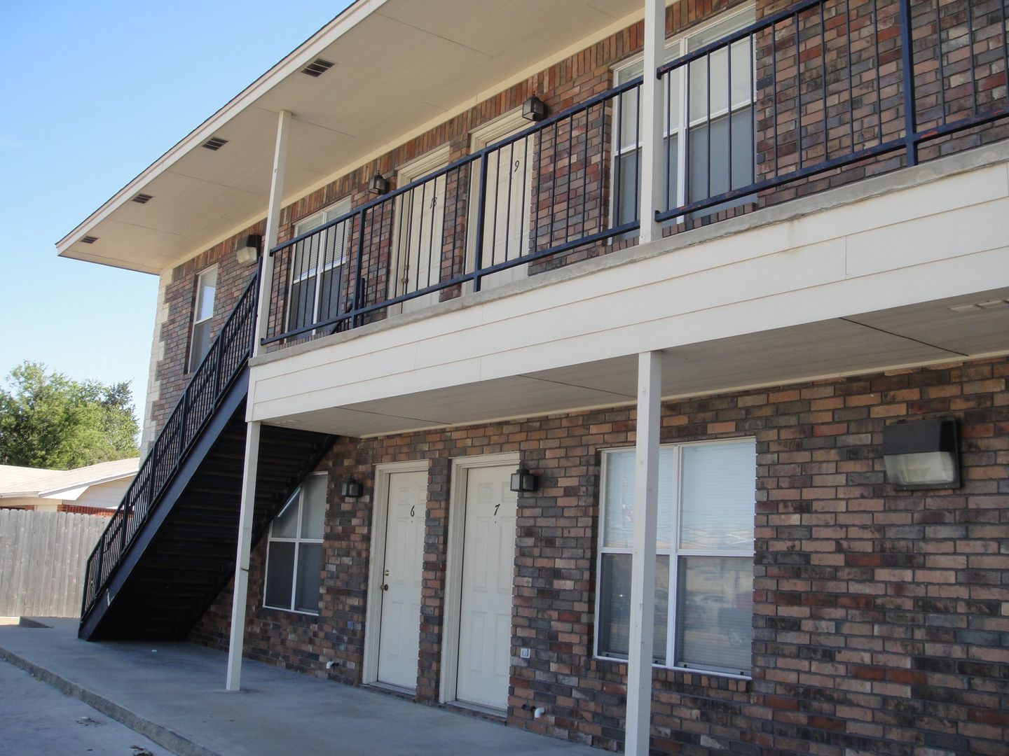Killeen Apartment: 411 E Central Texas Expy