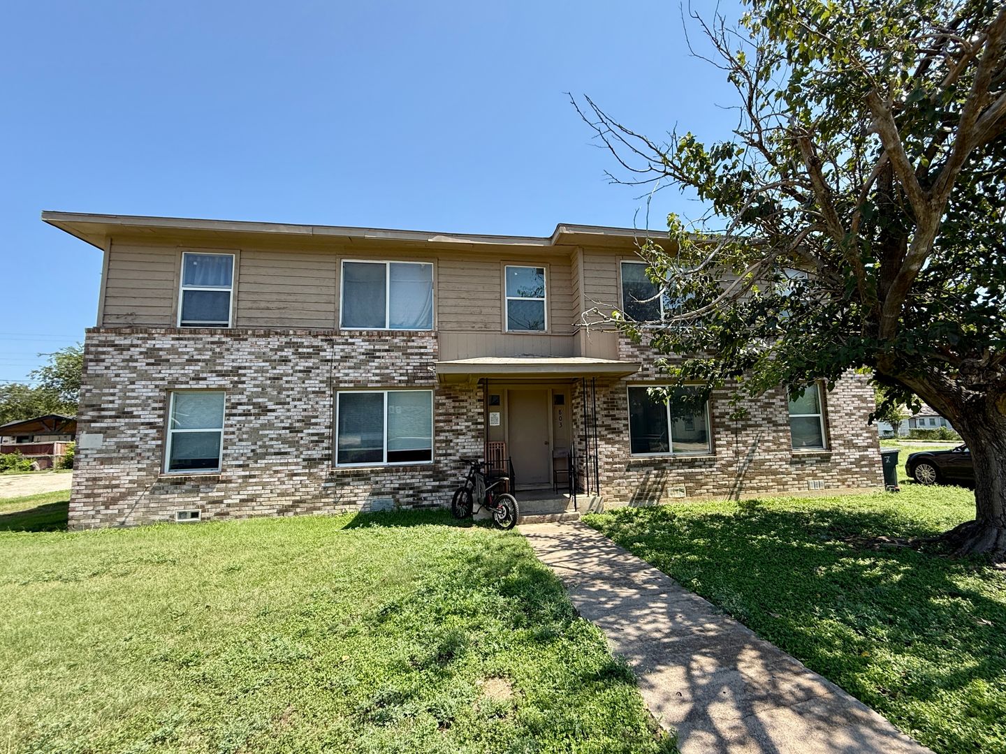 Killeen Apartment: 803 Sissom Rd