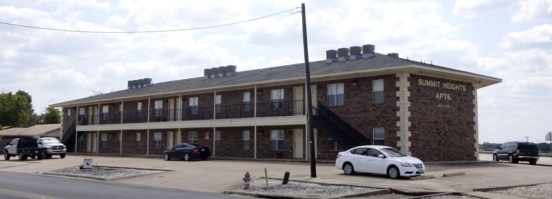 Killeen Apartment: 411 E Central Texas Expy