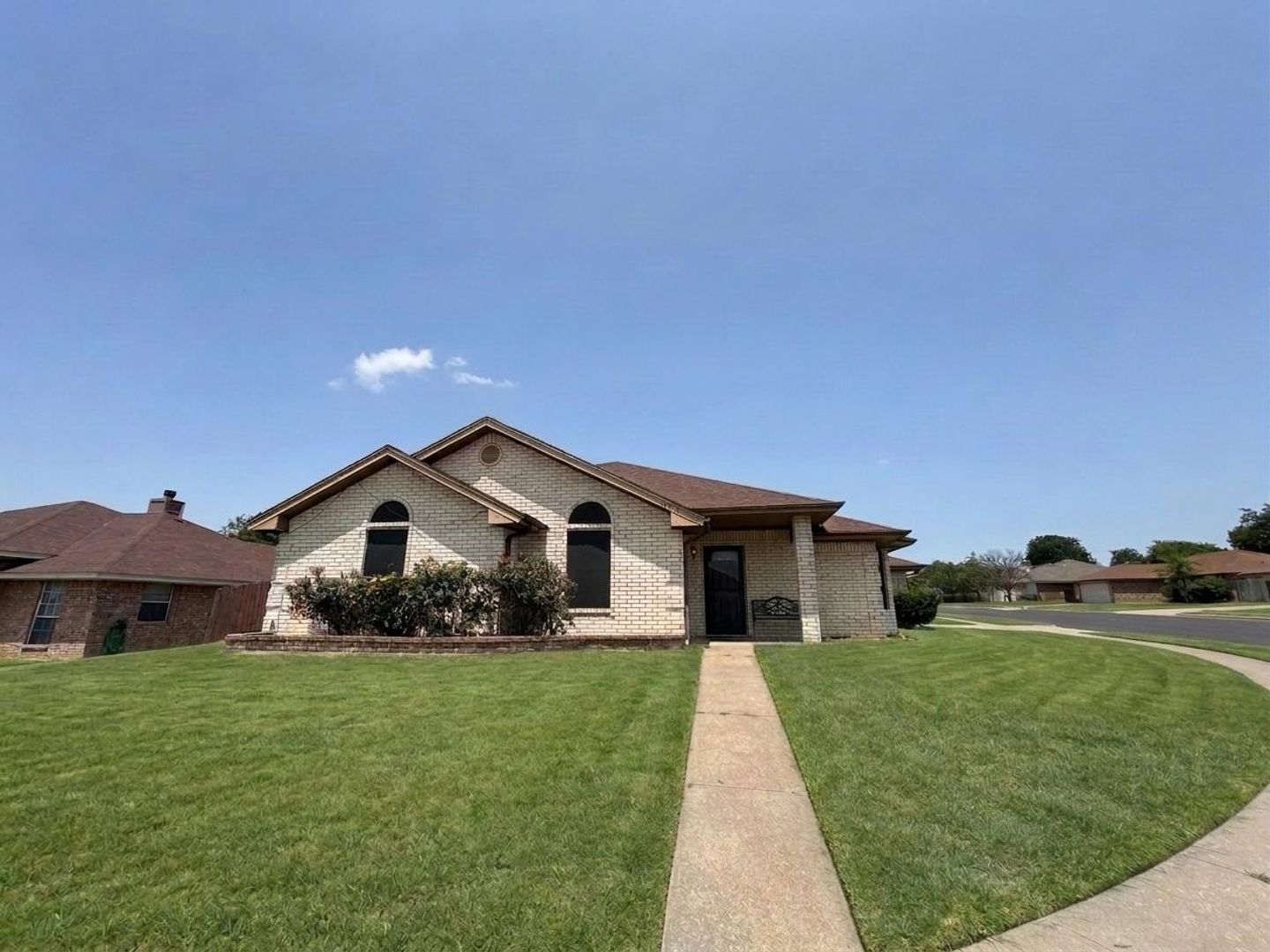 Killeen House: 3817 Oak Valley Dr
