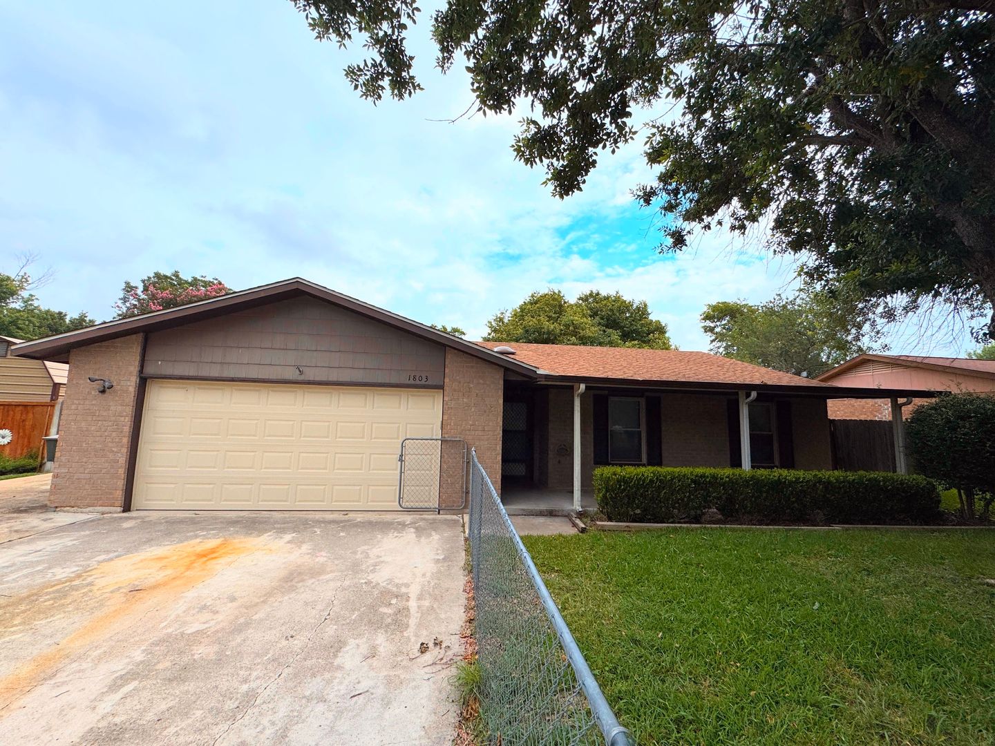 Killeen House: 1803 Fairway Dr