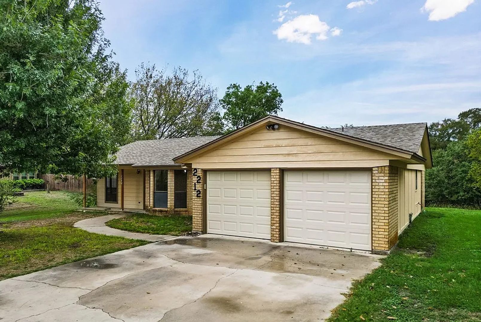Copperas Cove House: 2212 Phyllis Dr