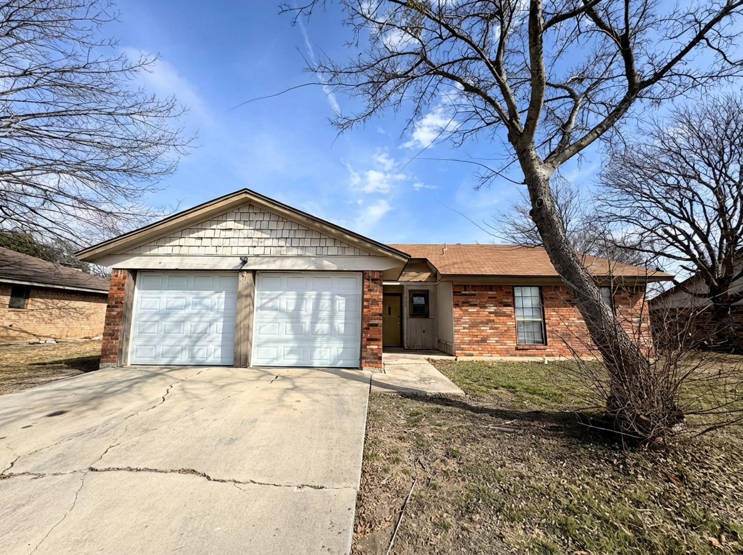 Copperas Cove House: 207 E Hogan Dr