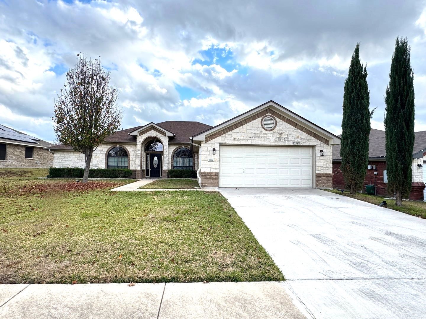 Killeen House: 5702 Graphite Dr