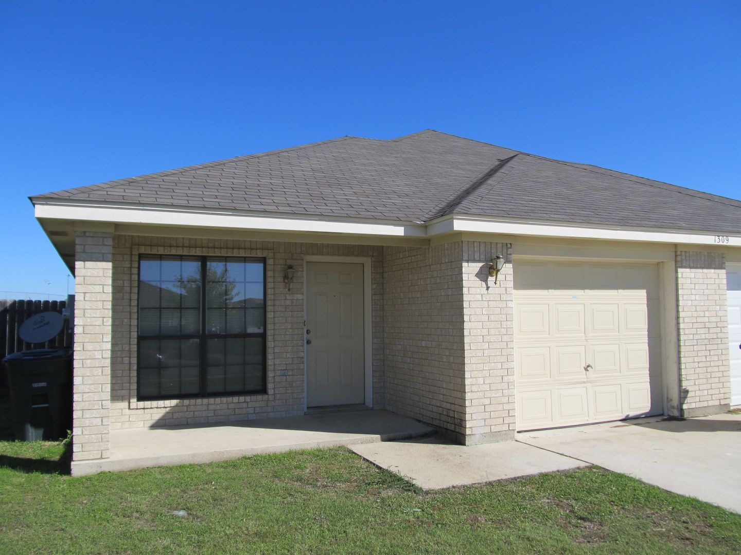 Killeen Apartment: 1309 Nicholas Cir