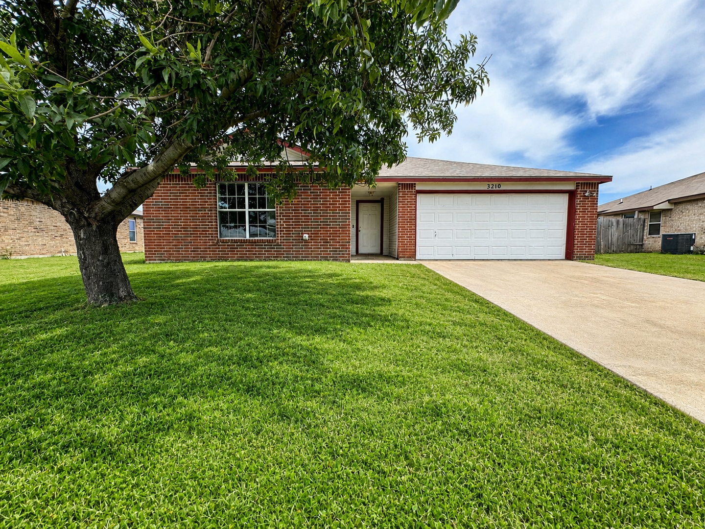 Killeen House: 3210 Viewcrest Dr