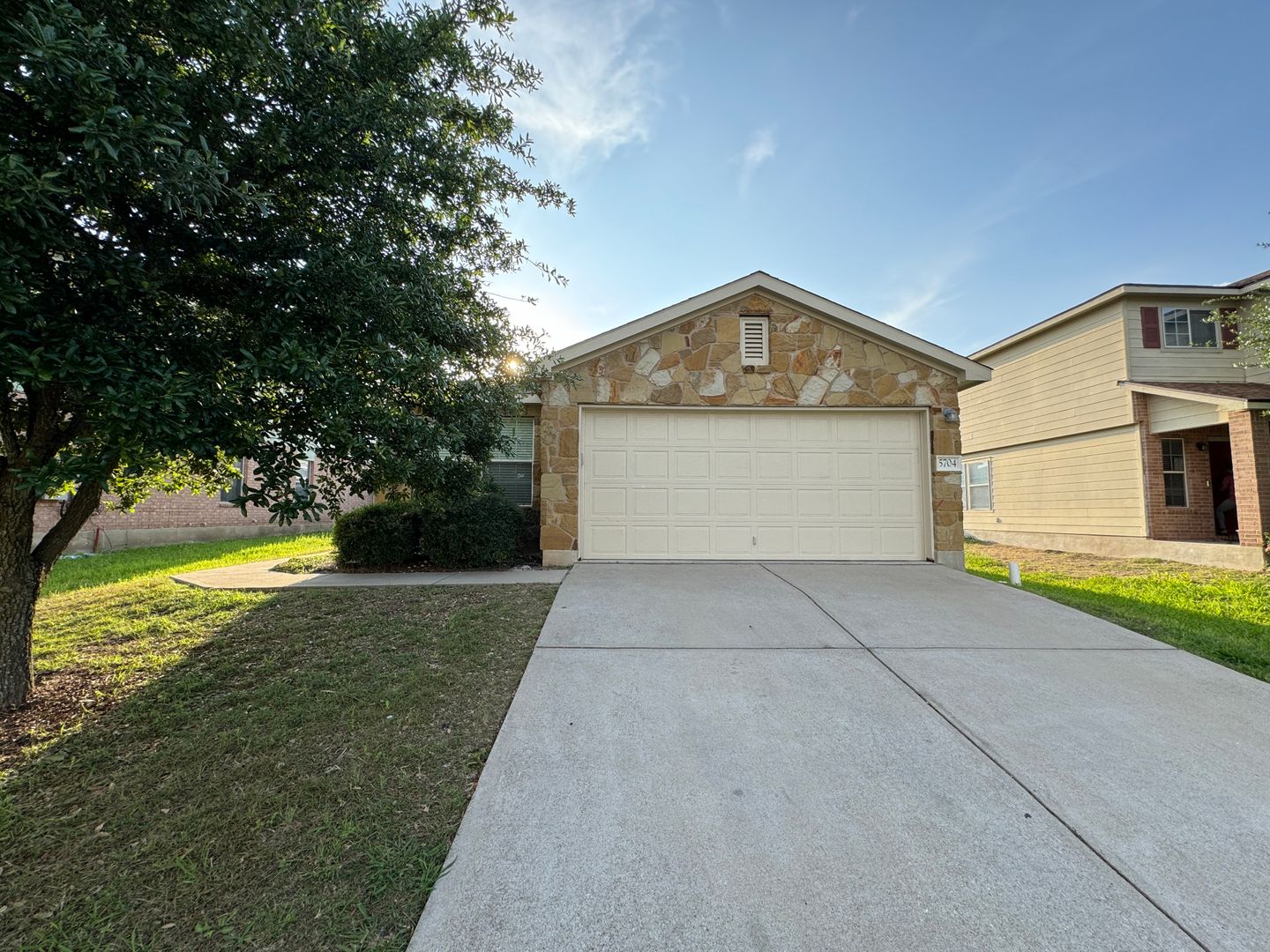 Killeen House: 5704 Capricorn Loop