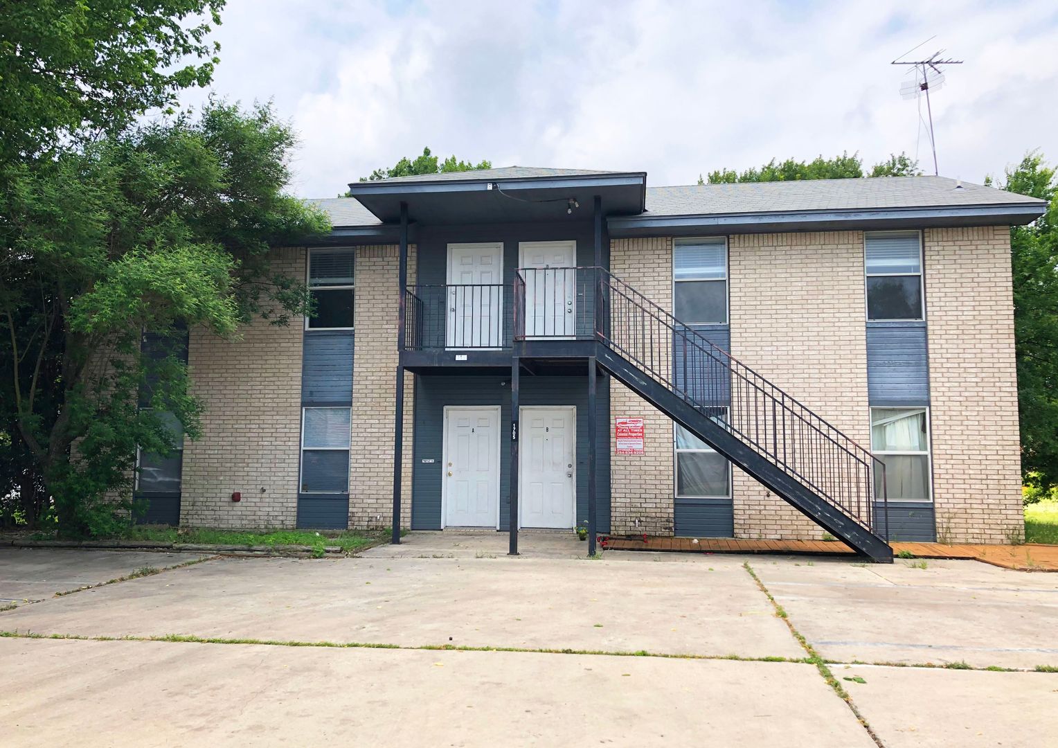 Killeen Apartment: 1705 Cedarhill Dr