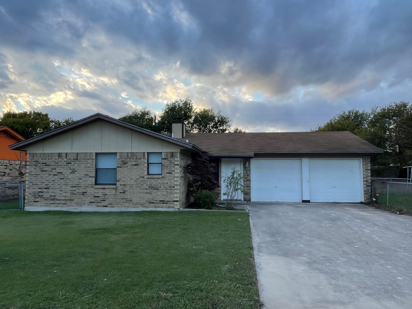 Killeen House: 2109 Lago Trl