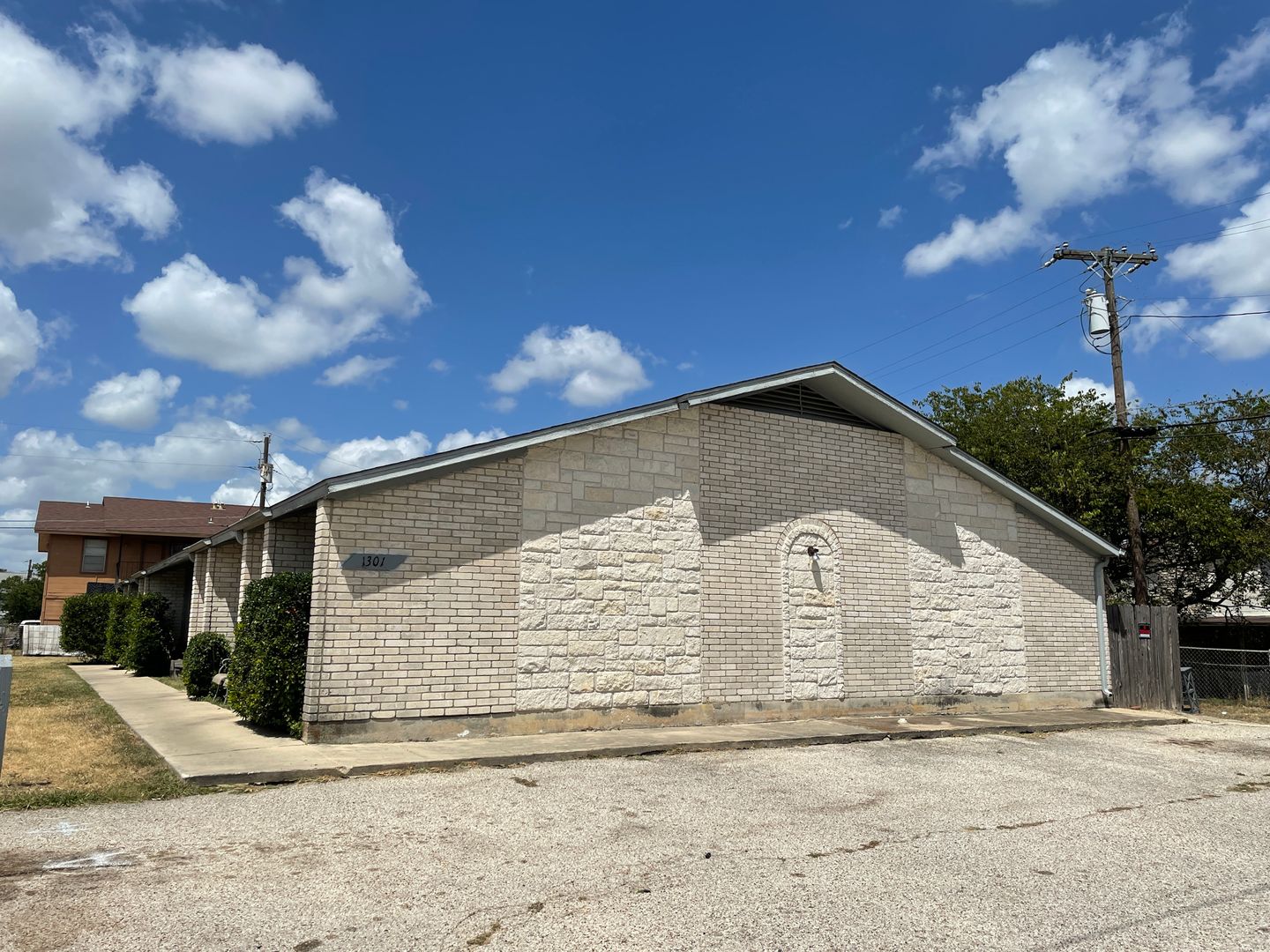 Killeen Apartment: 1301 Willow Springs Rd