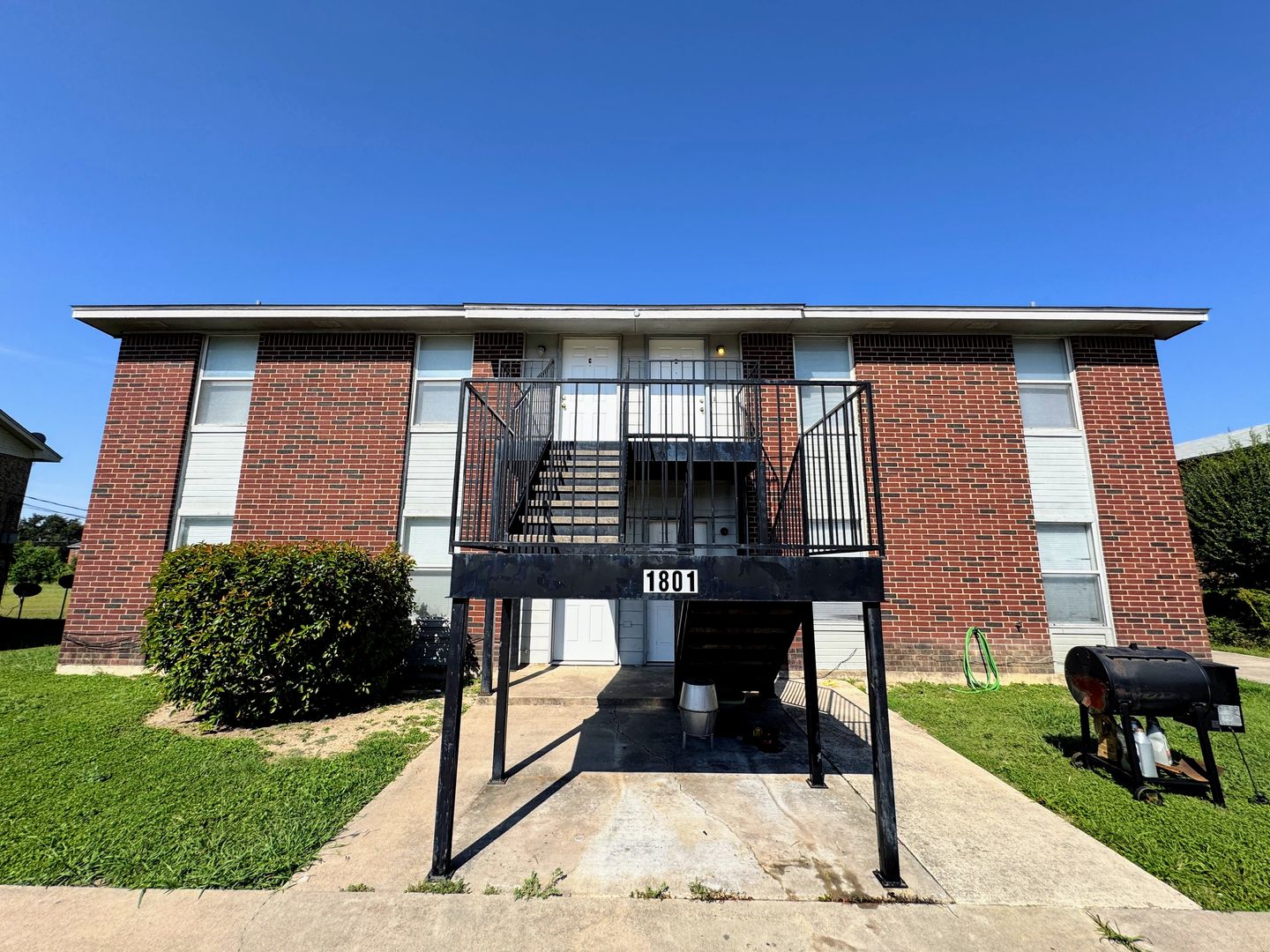 Killeen Apartment: 1801 Cedarhill Dr